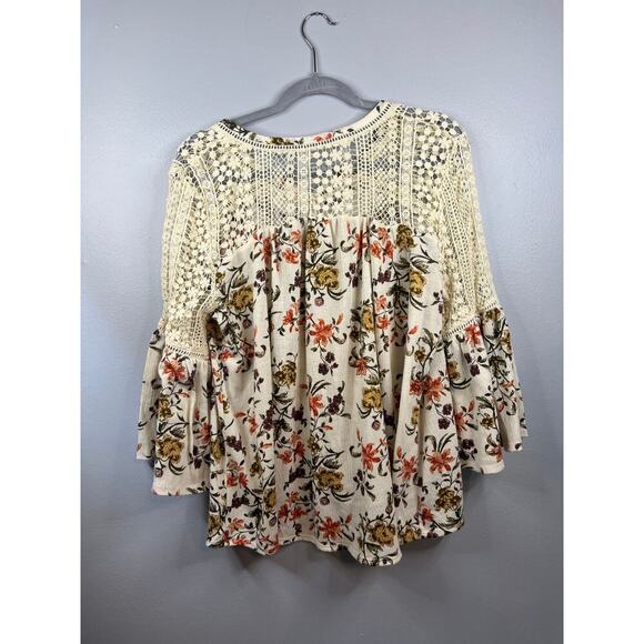 Est 1946 Tan Floral w/Lace Sleeves Blouse Size Large - Picture 3 of 5